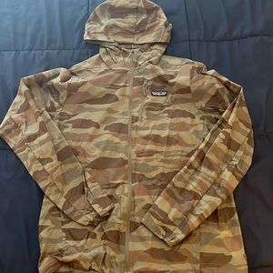 Patagonia lightweight packable windbreaker